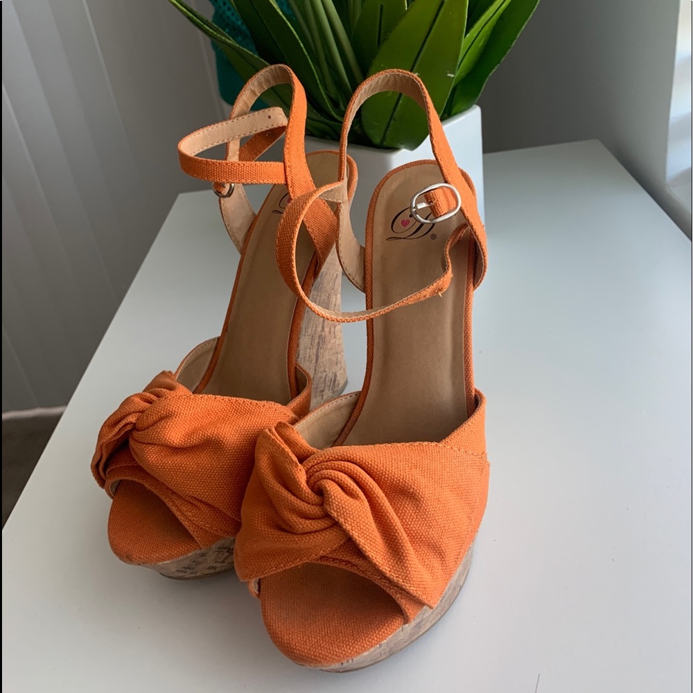 Like new orange wedges